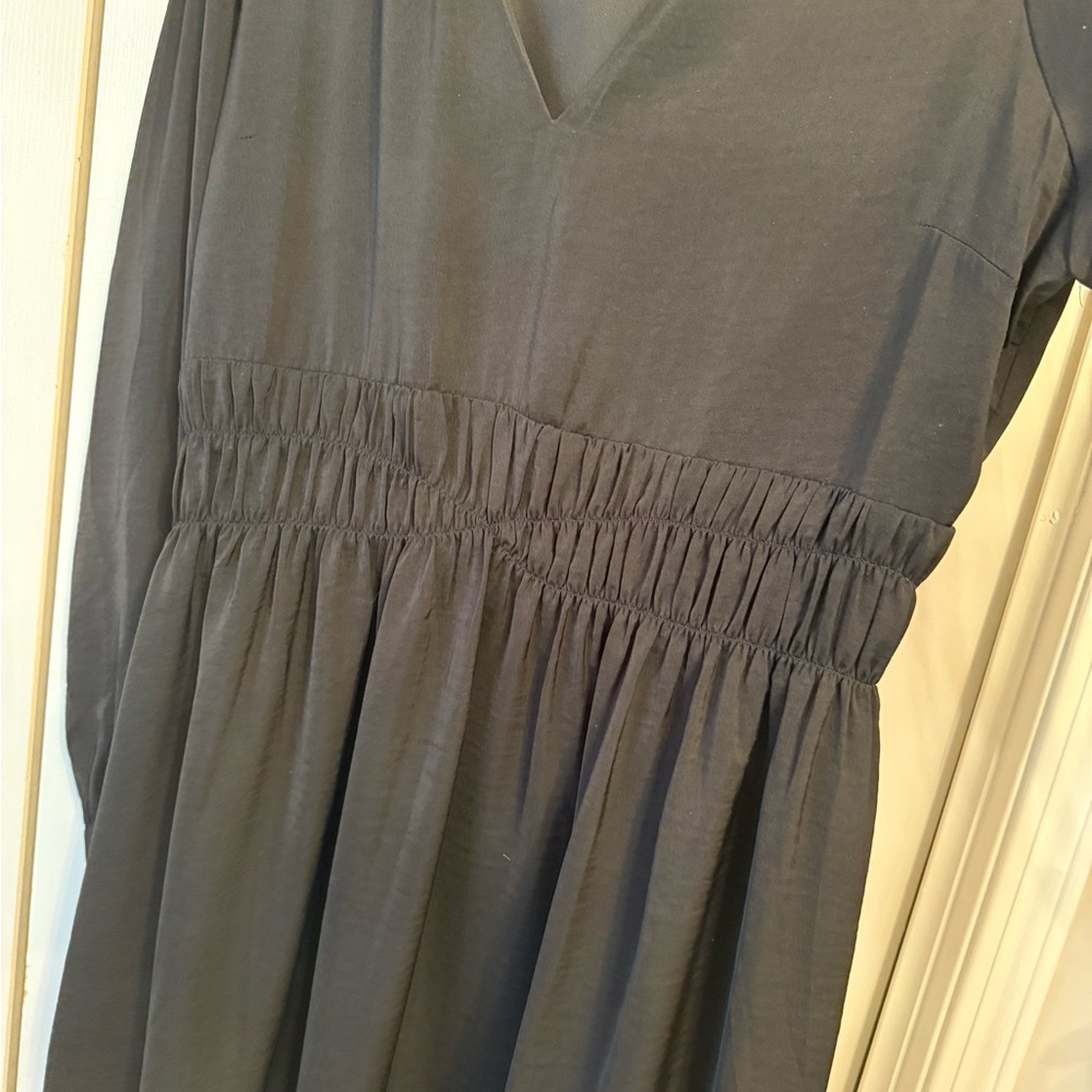 Express Flowy Elegant Black Dress - Picture 11 of 11